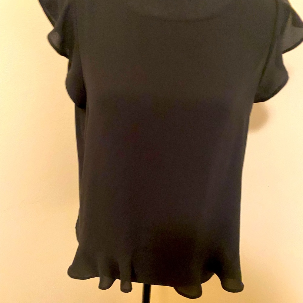 Gently used Loft short sleeve blouse. From non smoking non pet home